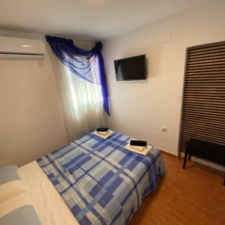 Habitaciones Con Bano Y Cocina Privada Valenza Esterno foto
