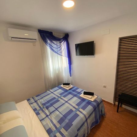 Habitaciones Con Bano Y Cocina Privada Valenza Esterno foto