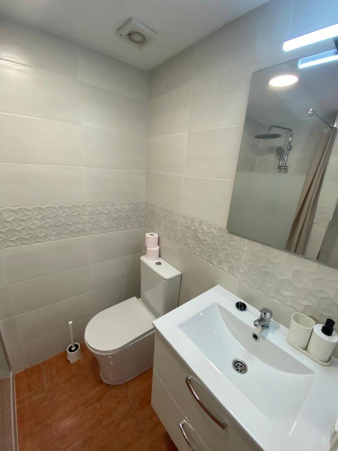 Habitaciones Con Bano Y Cocina Privada Valenza Esterno foto
