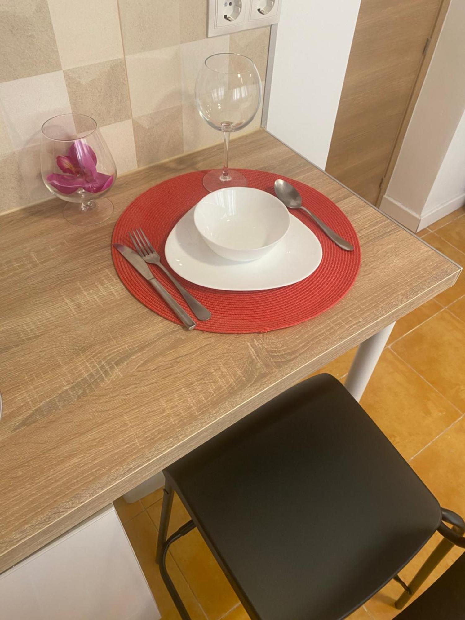 Habitaciones Con Bano Y Cocina Privada Valenza Esterno foto
