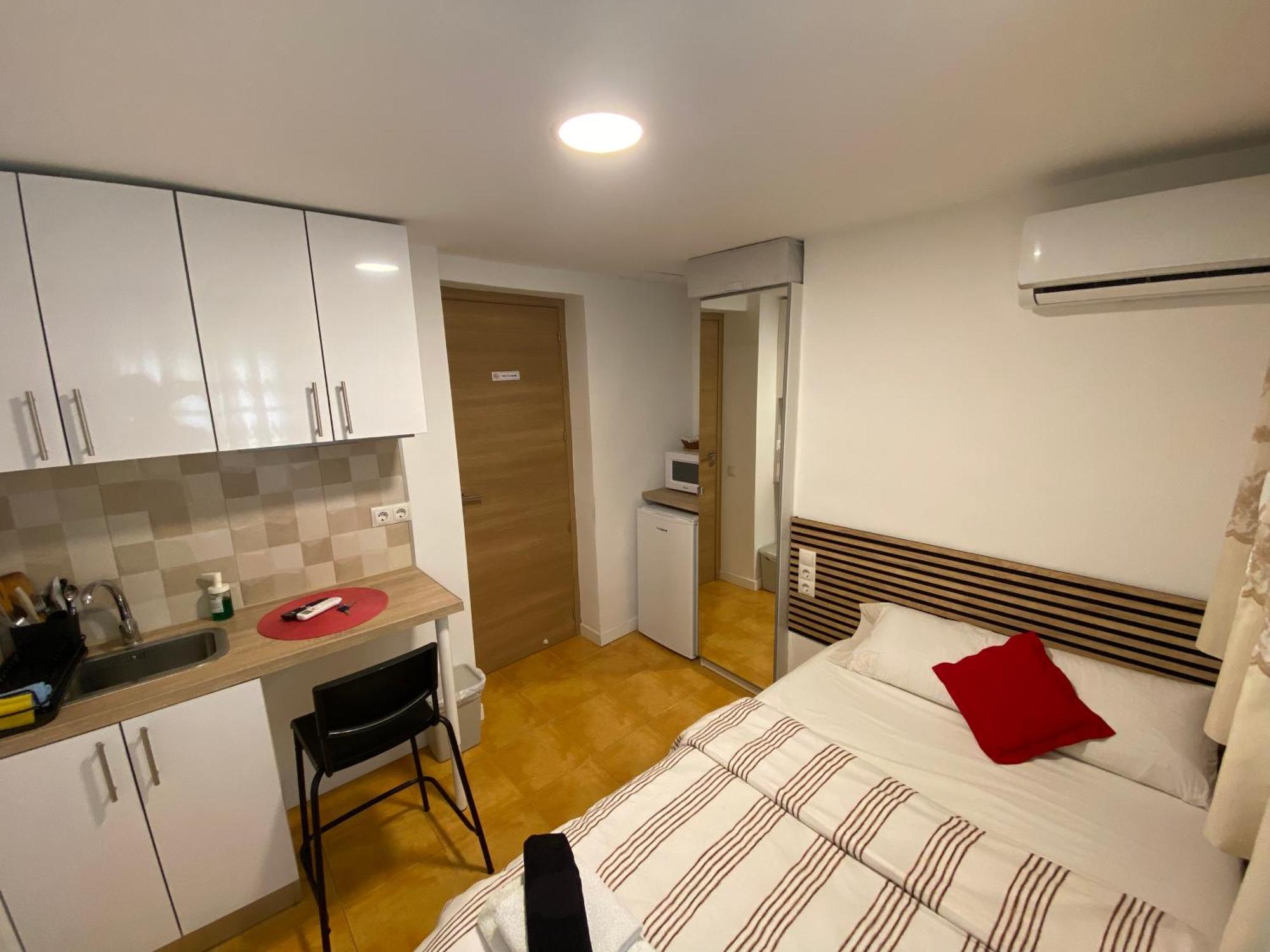 Habitaciones Con Bano Y Cocina Privada Valenza Esterno foto