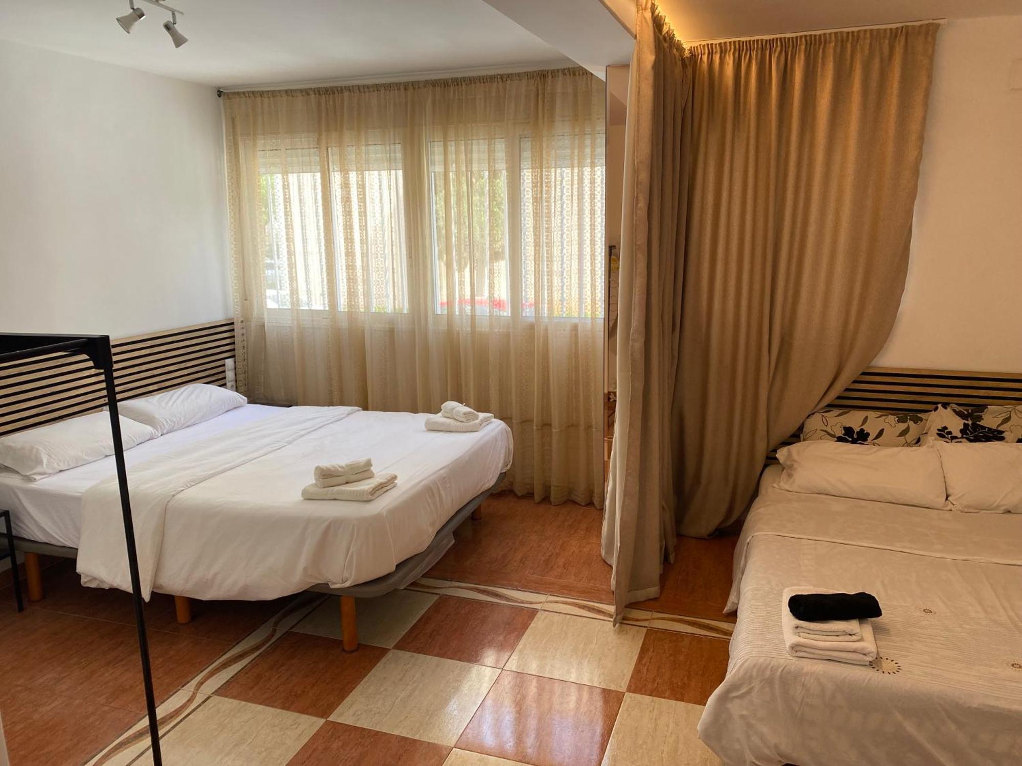 Habitaciones Con Bano Y Cocina Privada Valenza Esterno foto